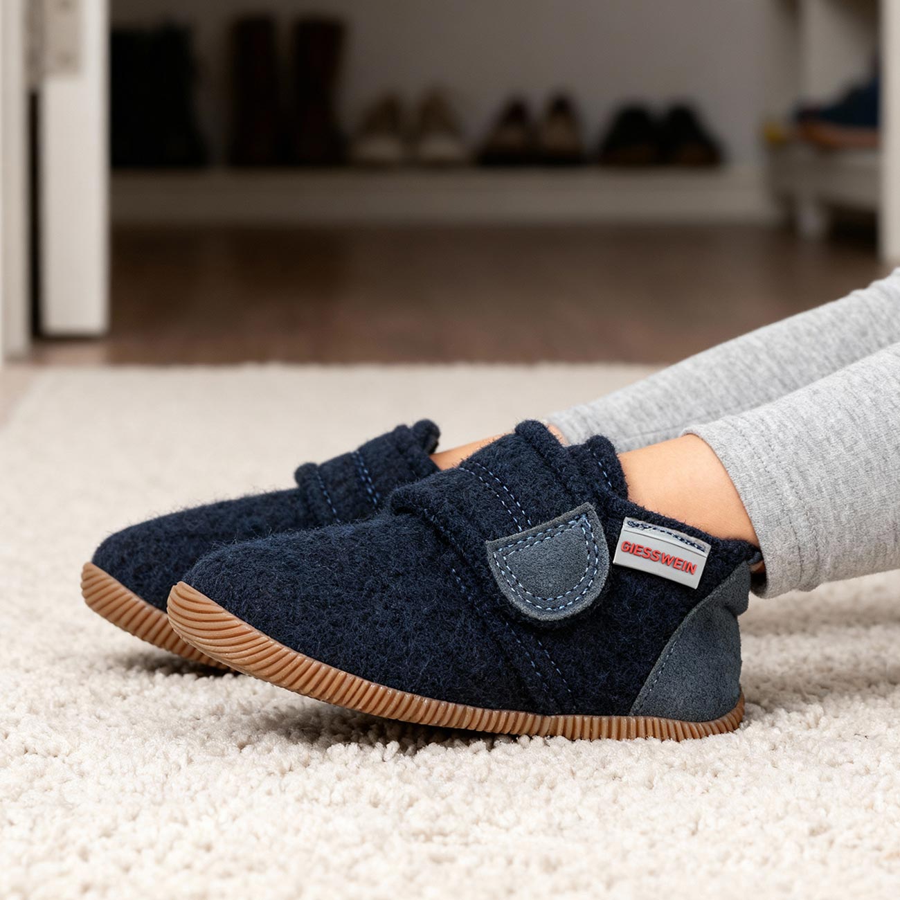 giesswein-oberstaufen-slim-fit-kinderhausschuh-schurwolle-klett image 2