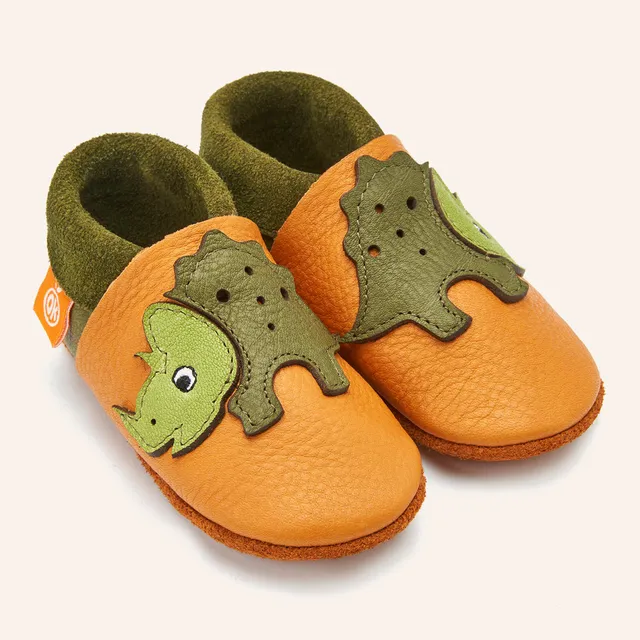 orangenkinder-kinder-hausschuhe-trixie-der-triceratops image 1