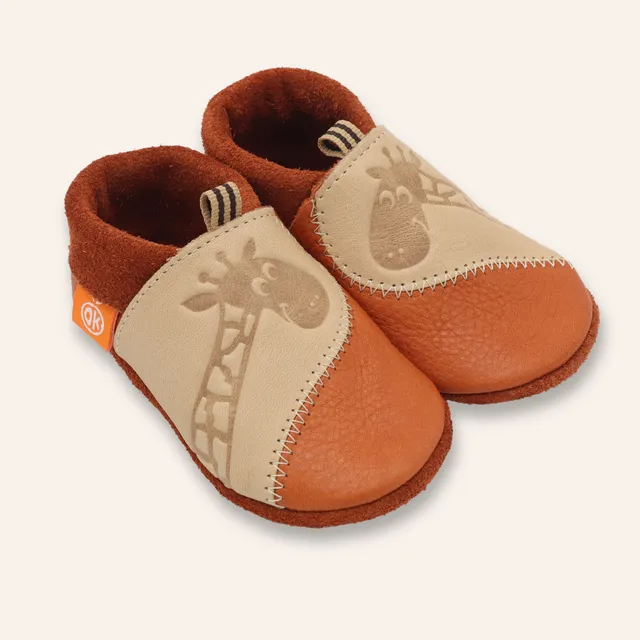 orangenkinder-krabbel-hausschuhe-gisela-die-giraffe-special-edition-limited-lede image 1