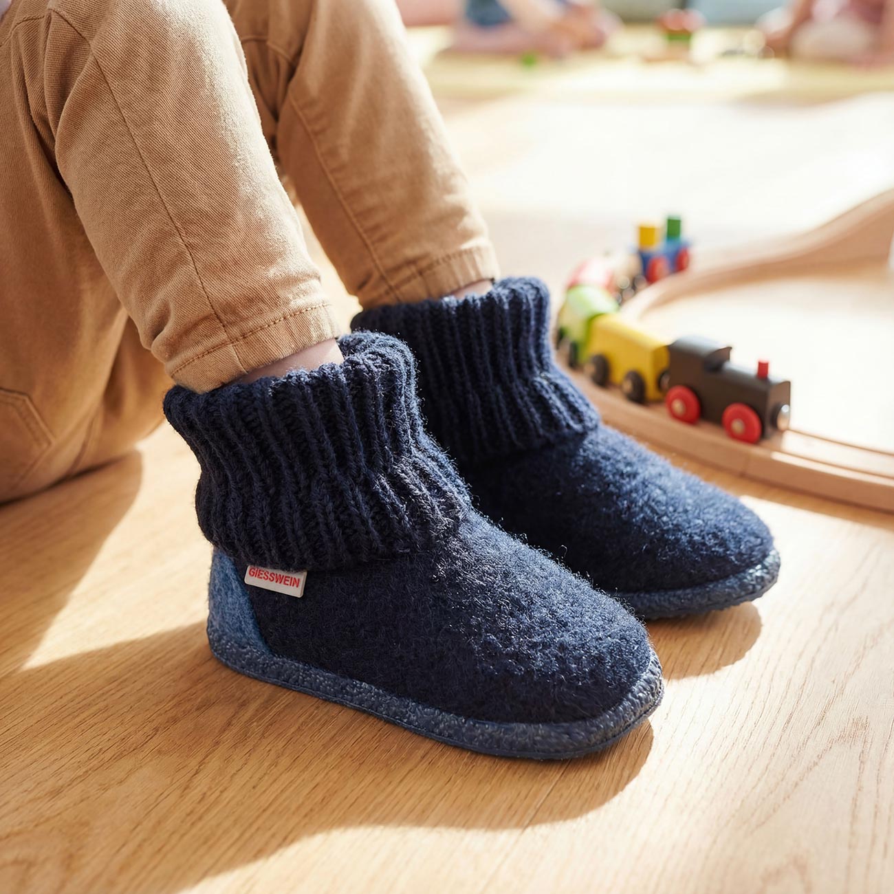 giesswein-kramsach-kids-hoher-woll-h-ttenschuh-f-r-kinder image 2