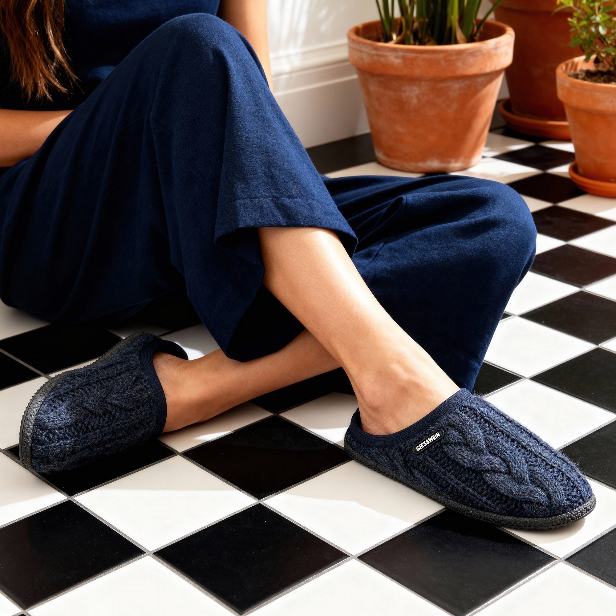 giesswein-neudau-schurwoll-pantoffel-unisex image 2