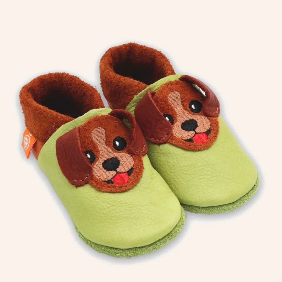 orangenkinder-waldi-welpe-kinder-krabbelschuhe-hausschuhe-in-grasgr-n image 1