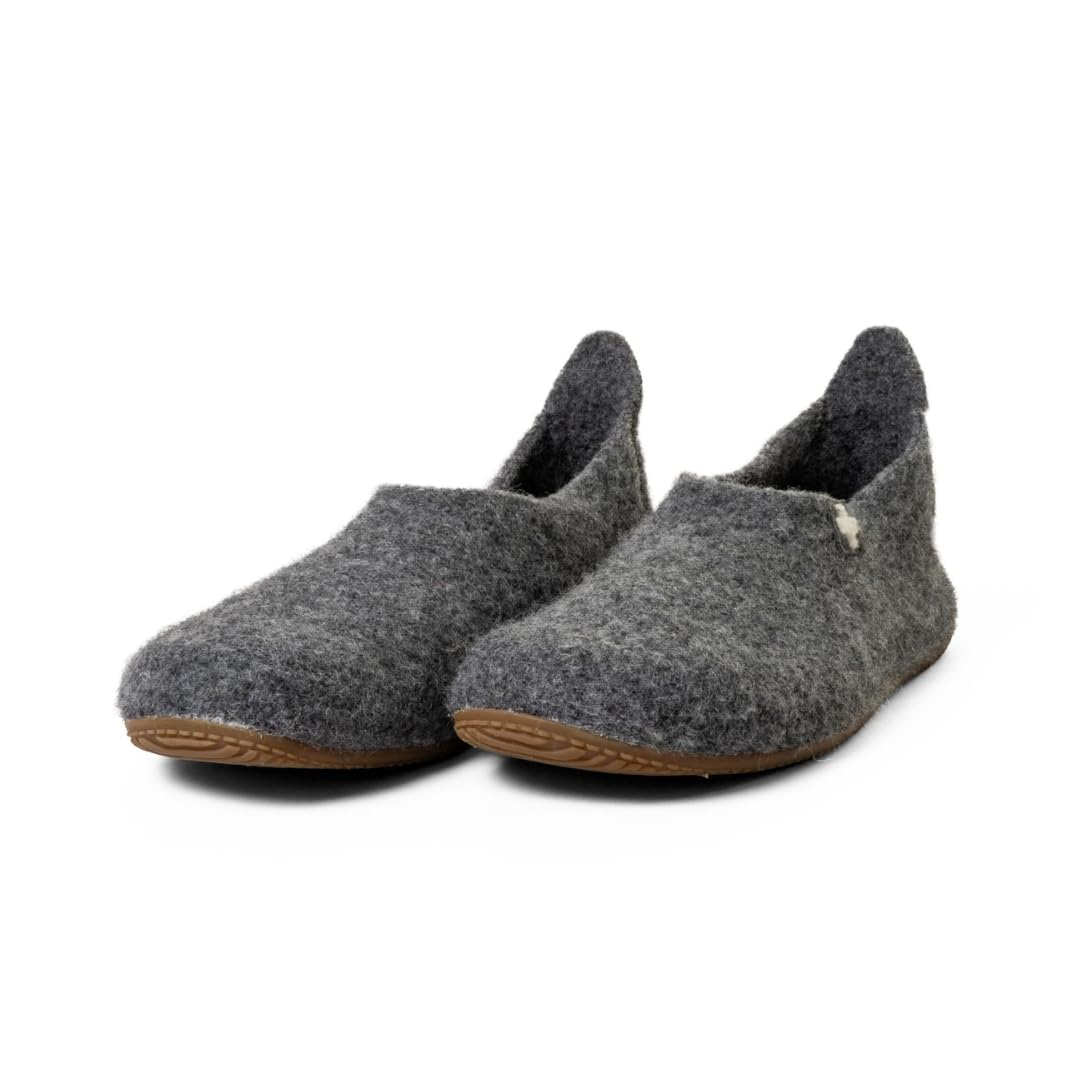 living-kitzb-hel-hahnenkamm-h-ttenschuh-lammfell image 1