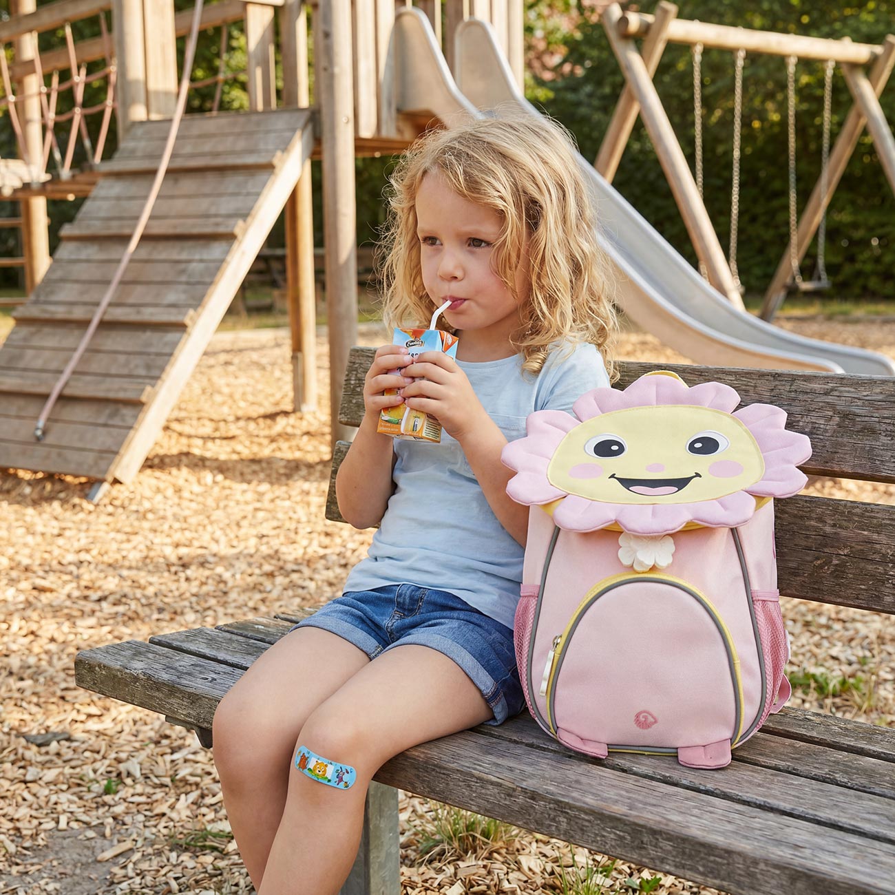 giesswein-blume-rucksack-kinder-pink-mit-brustgurt image 2
